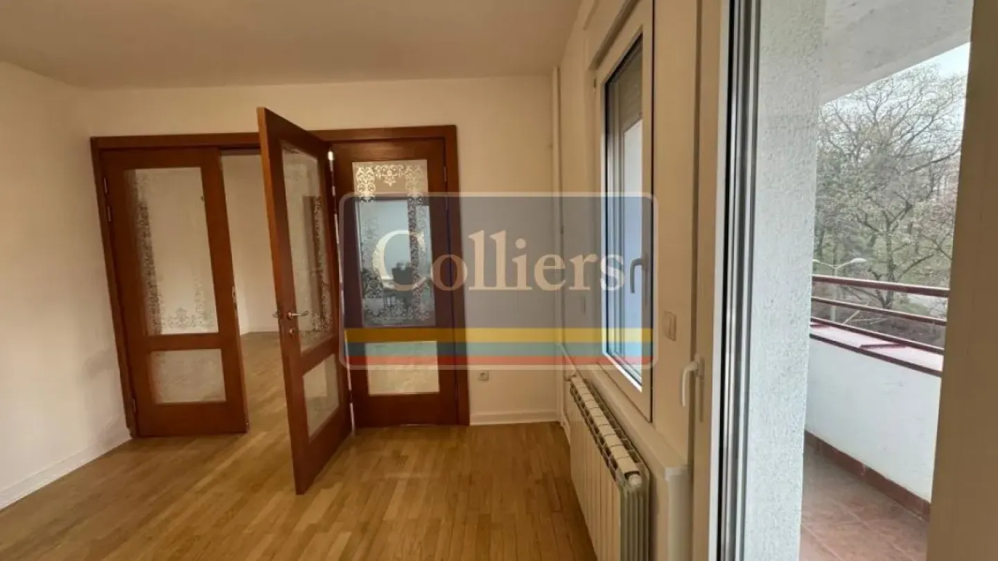 Spacious Apartment Near Kalemegdan Fortress - Belgrade - Image 2