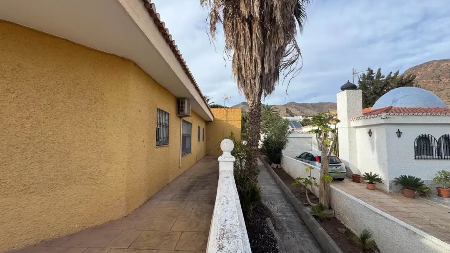 Spacious Chalet with Pool in Prime Aguadulce Location - Image 1