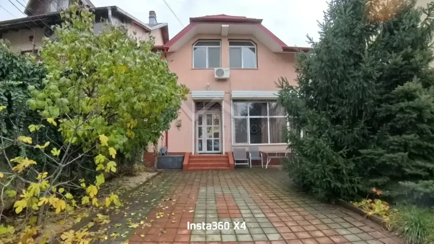 Spacious, Fully Furnished House Near Bazilescu Park, Bucharest - Image 5