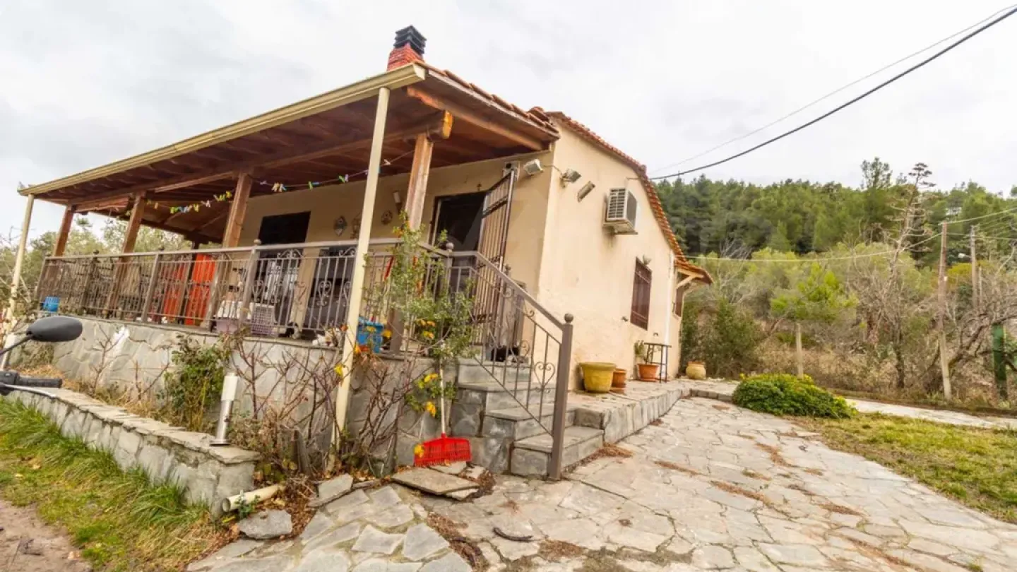 Charming House in Kallithea, Greece - Perfect for Family Living - Image 3