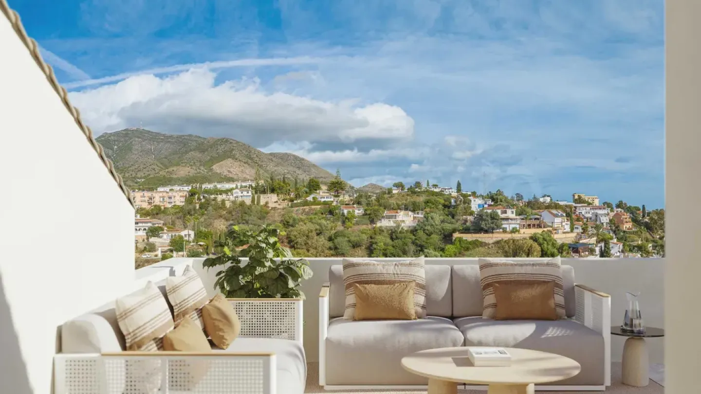 Modern 3BR Apartment in Fuengirola, Spain - Image 5