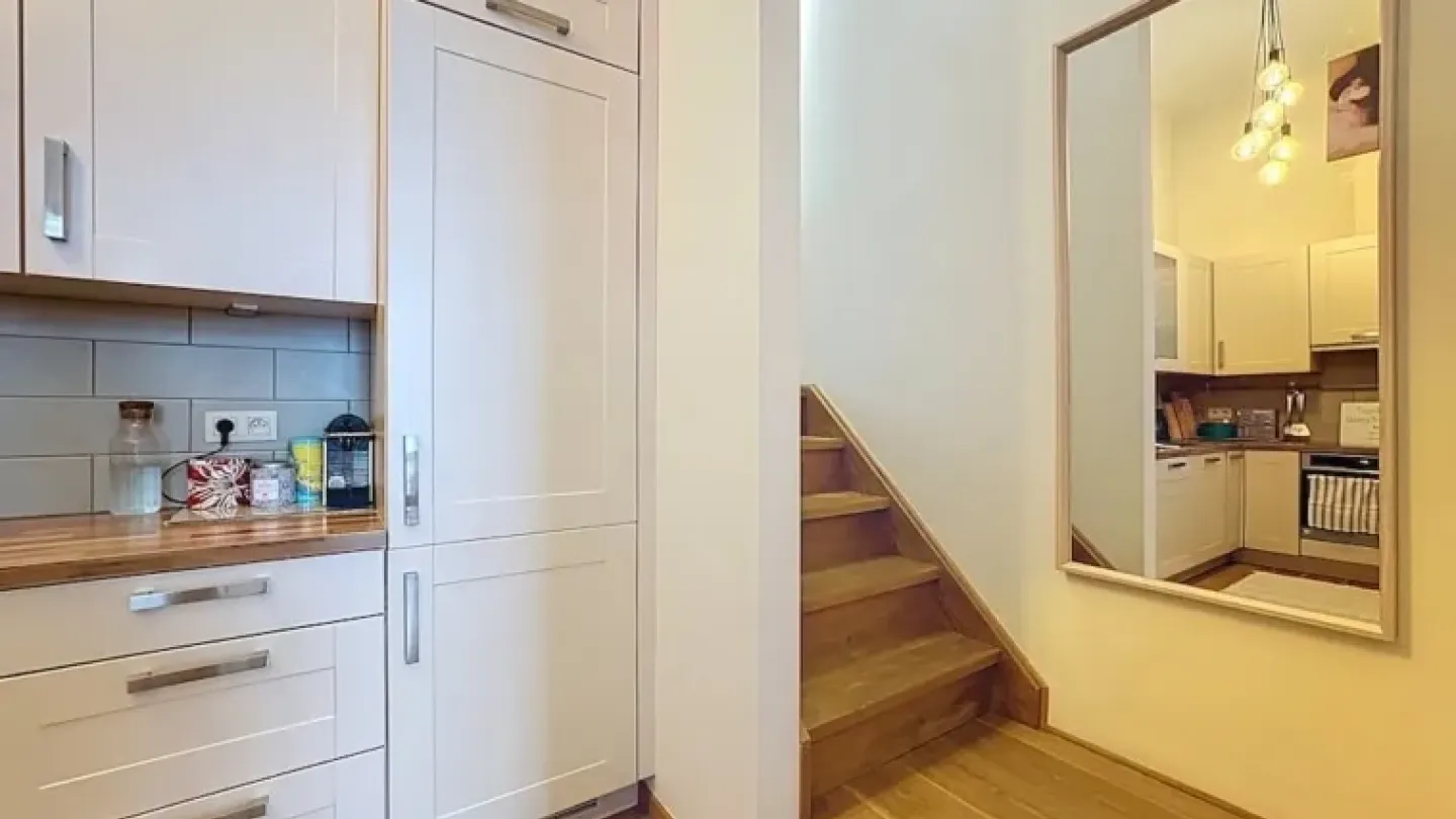 Bright 2-Bedroom Apartment with Terrace in Ixelles, Brussels - Image 4