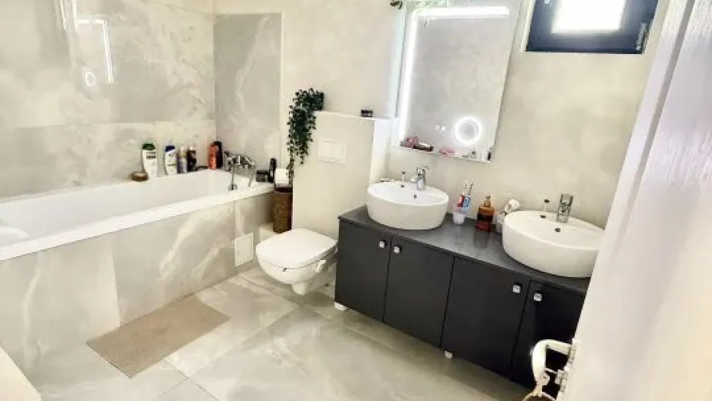 Spacious New 4-Bedroom Duplex House in Pantelimon, Romania - Image 2