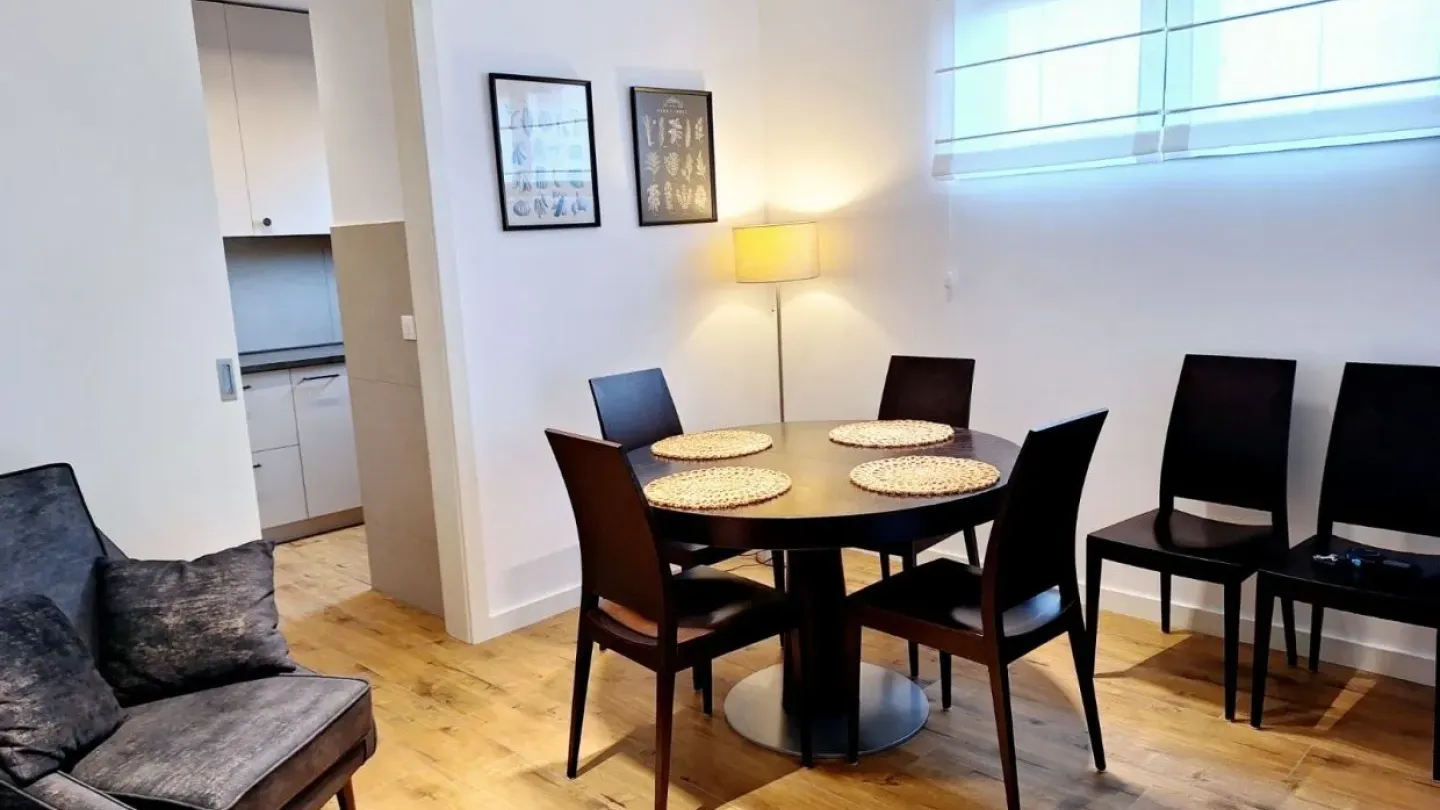 Spacious 3-Bedroom Apartment Near Crvena Zvezda with Modern Amenities - Image 5