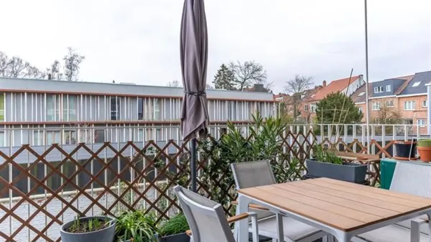 Spacious 3-Bedroom Apartment with Garage in Attractive Ukkel Location - Image 2