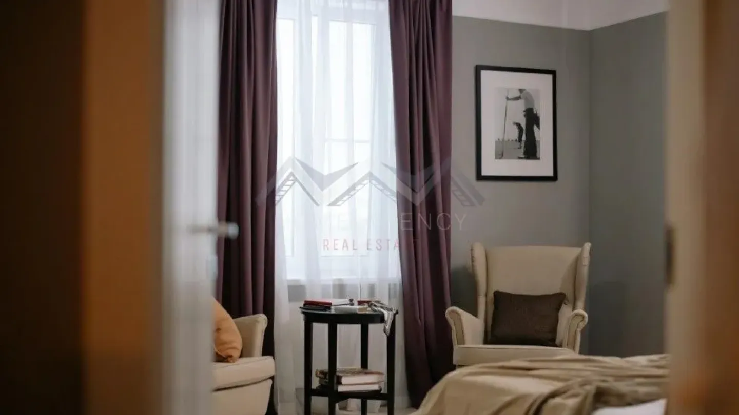 Spacious 3-Bedroom Apartment in Bucharest's Historic Evreiesc District - Image 3