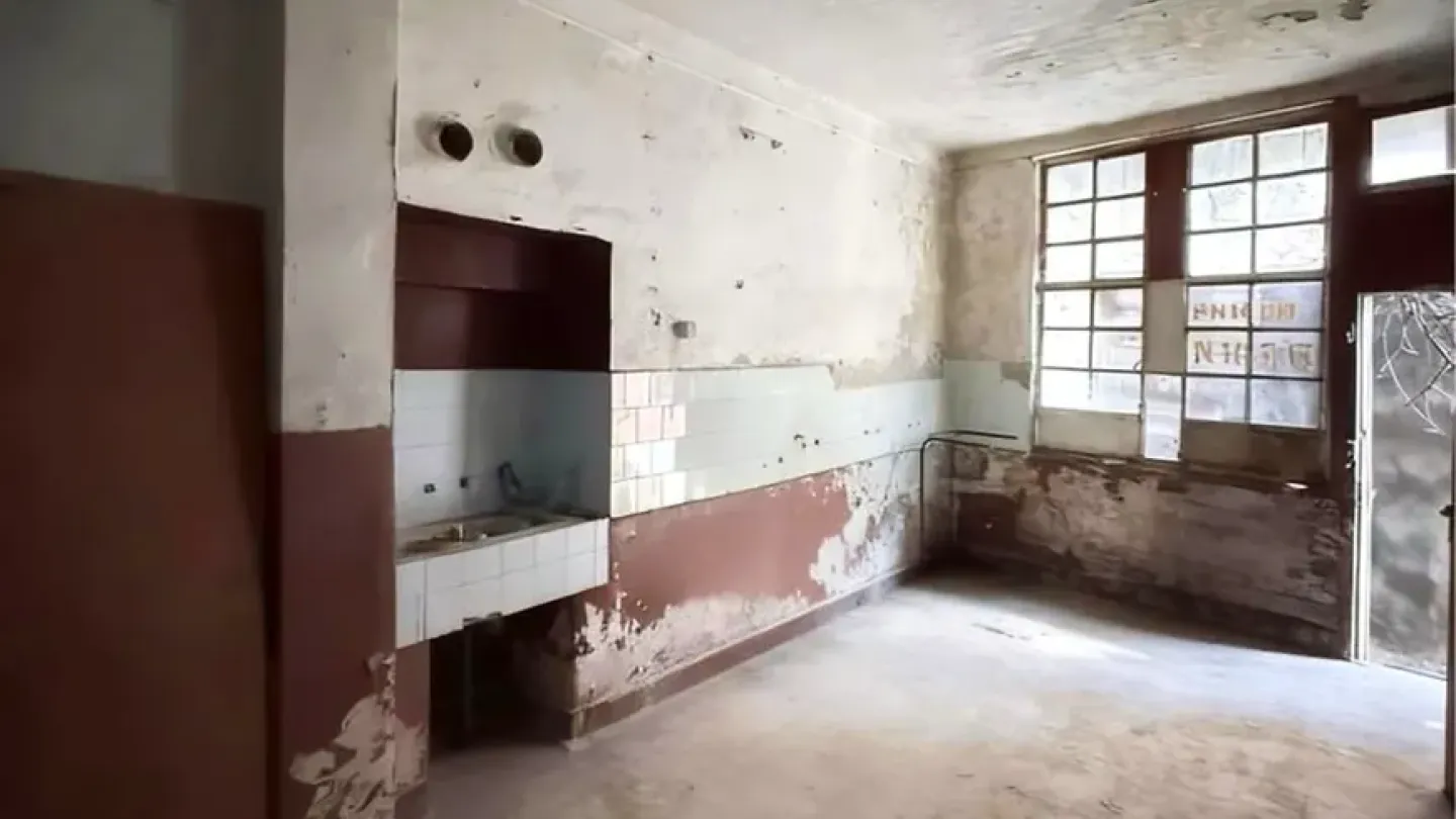 Charming Two-Story House in Plovdiv's Vibrant Kapana District – For Sale - Image 4