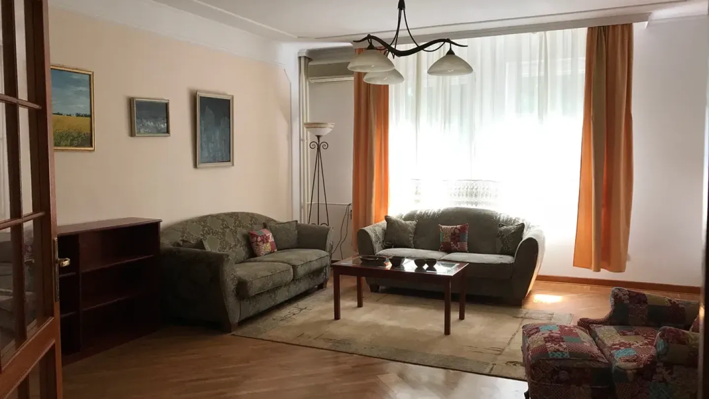 Spacious 3-Bedroom Apartment in Belgrade, Excellent Location - Image 4