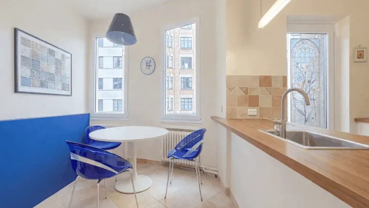 Spacious 2-Bedroom Apartment with Balcony in Brussels – Perfect Location - Image 4