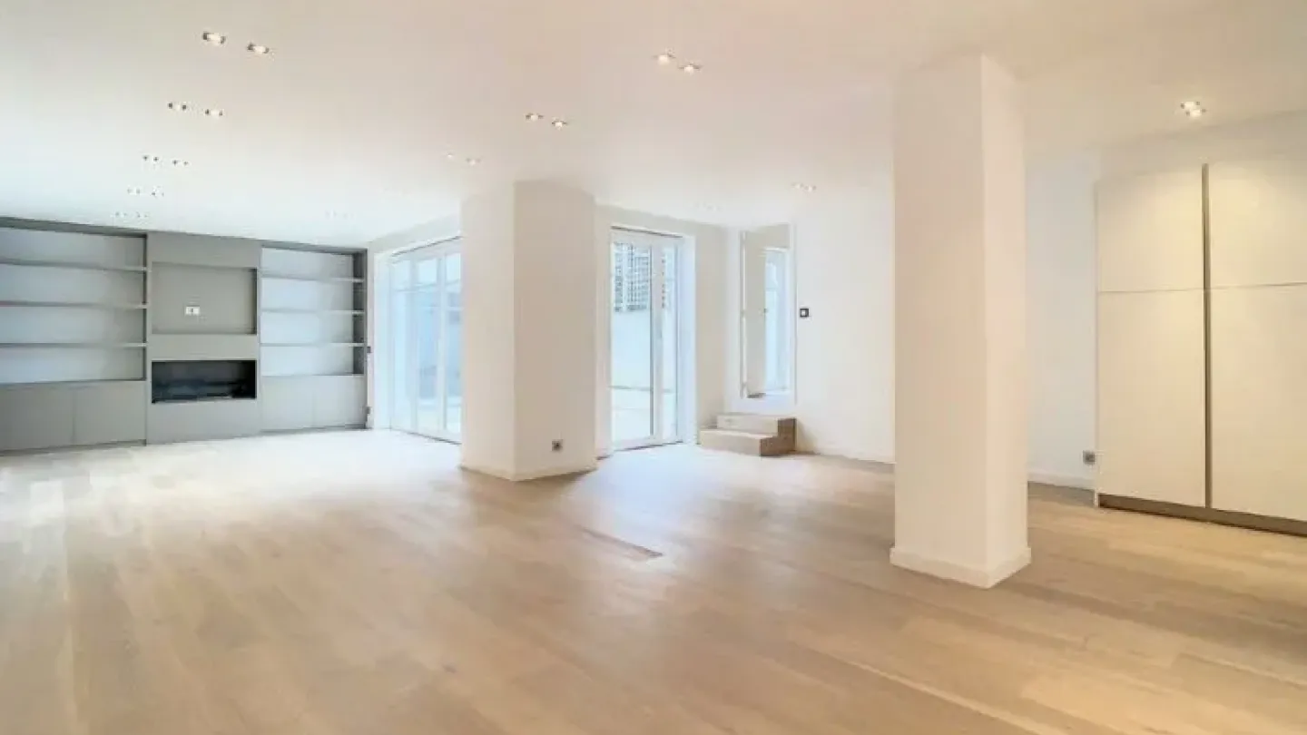 Spacious Apartment with Patio Near Abbaye de la Cambre - Image 2