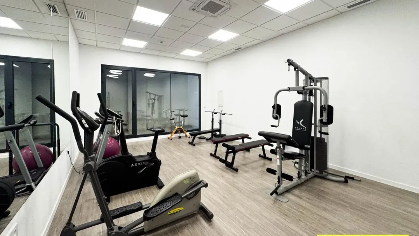 Modern 2-Bedroom Apartment with Terrace in Almería, Spain - Image 1