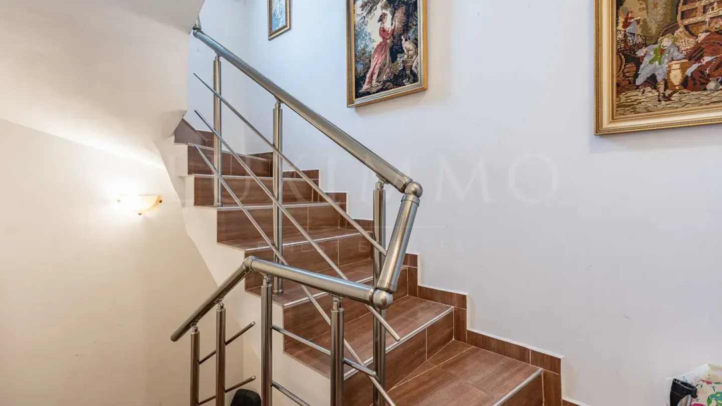 Spacious, Fully Furnished Villa with Yard Near Veliko Tarnovo - Image 2