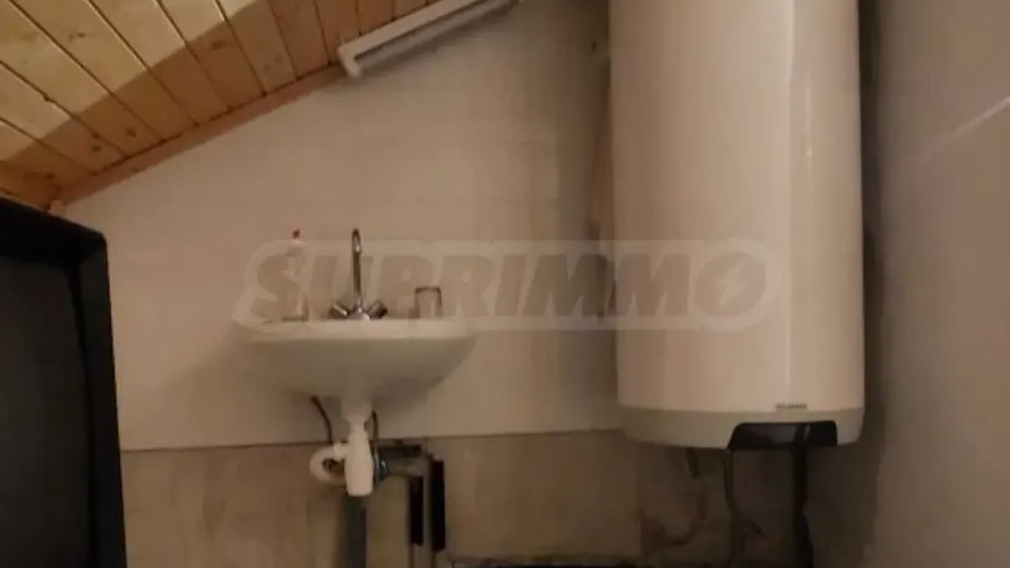 Spacious, Fully Furnished House with Garden in Burgas - Image 5