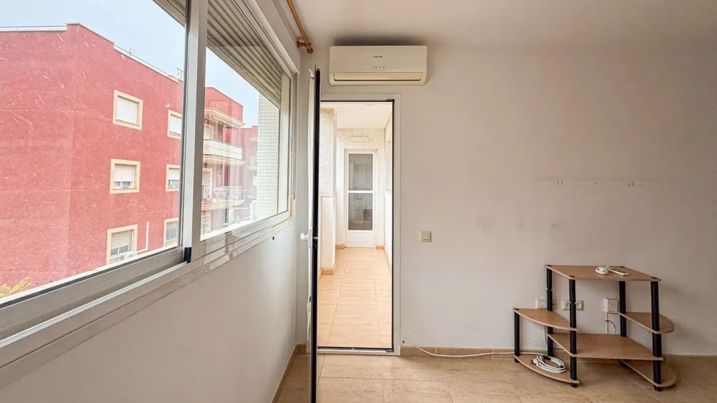 Spacious 2-Bedroom Apartment with Terrace and Garage in Huércal de Almería - Image 1