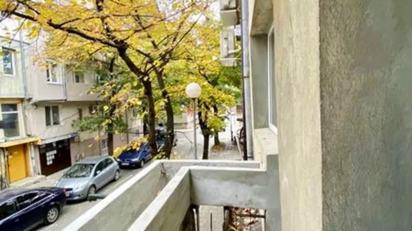 Spacious Furnished Apartment Near Varna Cathedral – Prime Location - Image 2