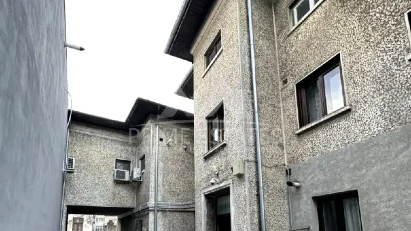 Spacious Bucharest Apartment with Courtyard - 3 Bedrooms, Fully Furnished - Image 3