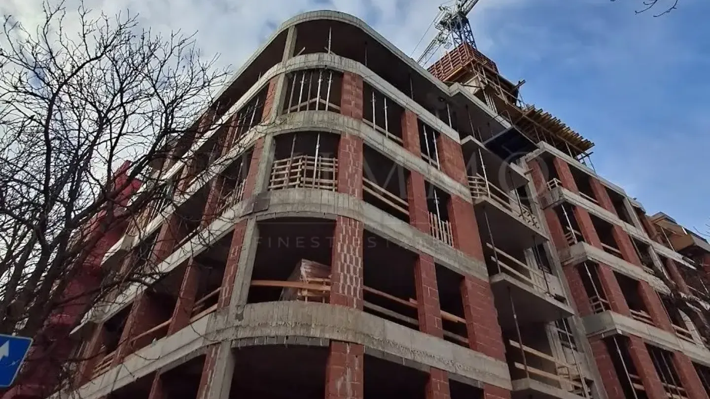 Stylish Sofia Apartment Near Major Boulevards - Image 2