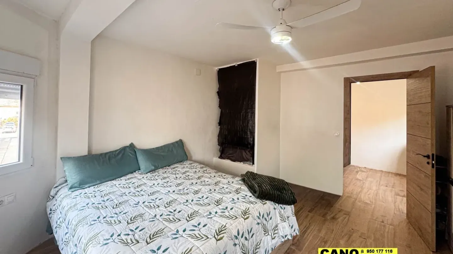 Spacious Duplex Apartment with Terrace in Almería, Spain - Image 2