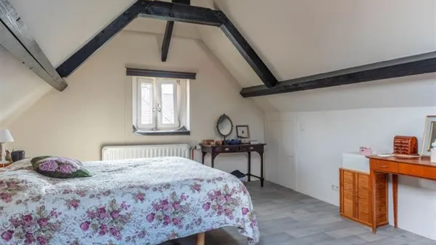 Charming 3-Bed Semi-Detached House with Garden in Anderlecht - Image 1