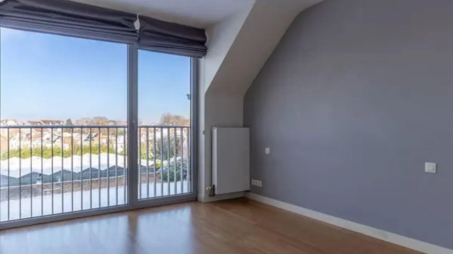 Spacious Family Home on Cul-de-Sac Bordering Uccle, Vorst - Image 3