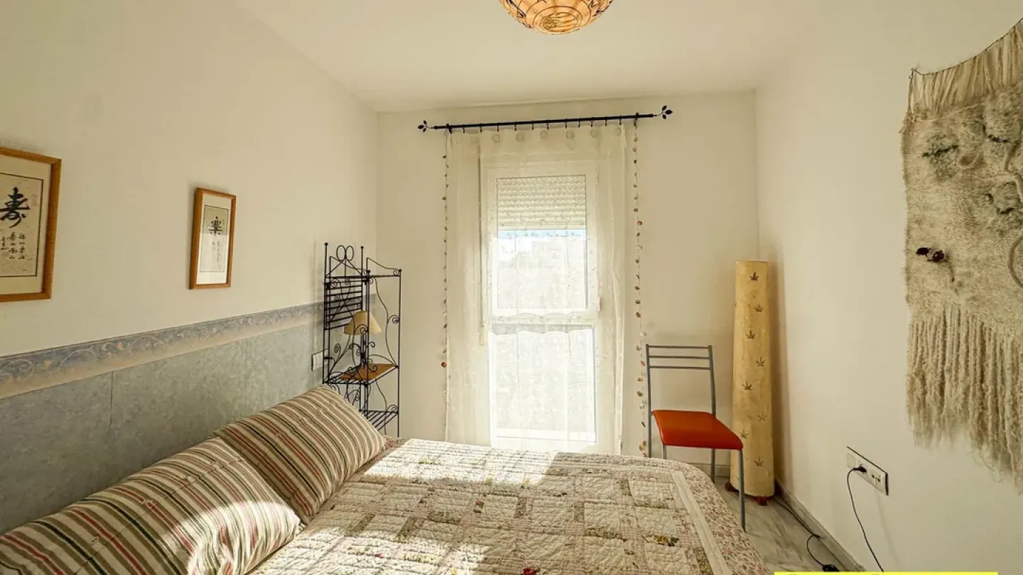 Spacious 3-Bedroom Apartment with Terrace in Almería's El Toyo - Image 3