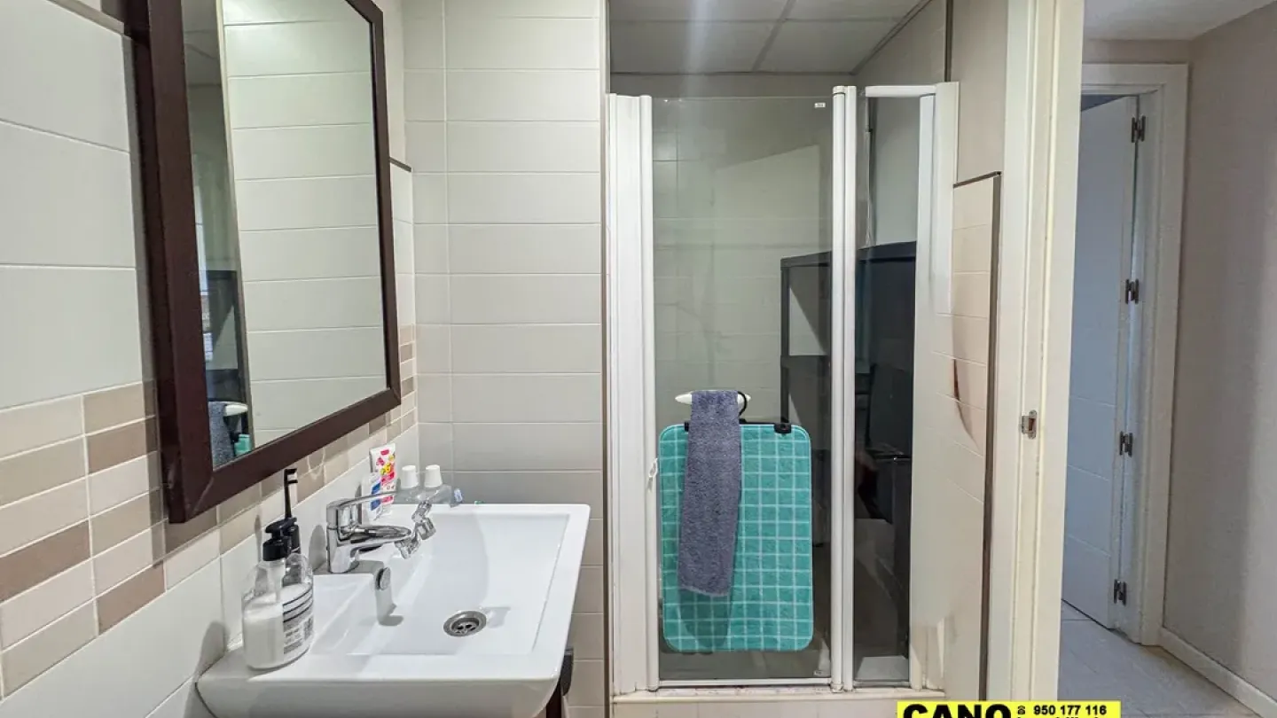 Spacious 2-Bedroom Apartment with Pool in Toyo, Almería - Image 2