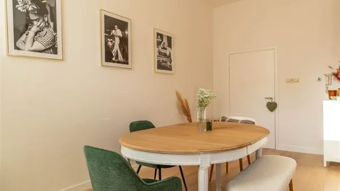 Bright 1-Bedroom Apartment with Terrace in Ukkel, Belgium - Image 5