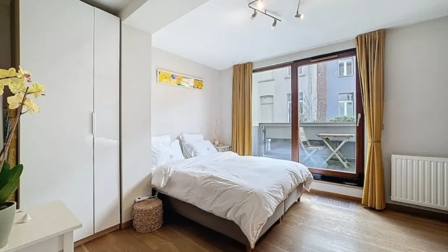 Bright 2-Bedroom Apartment with Terrace in Ixelles, Brussels - Image 1
