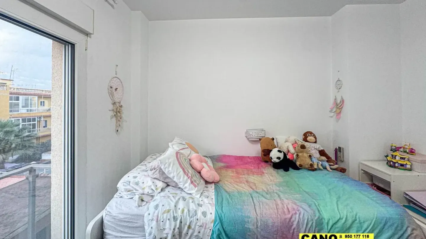 Spacious 3-Bedroom Apartment with 2 Bathrooms in Roquetas de Mar - Image 5