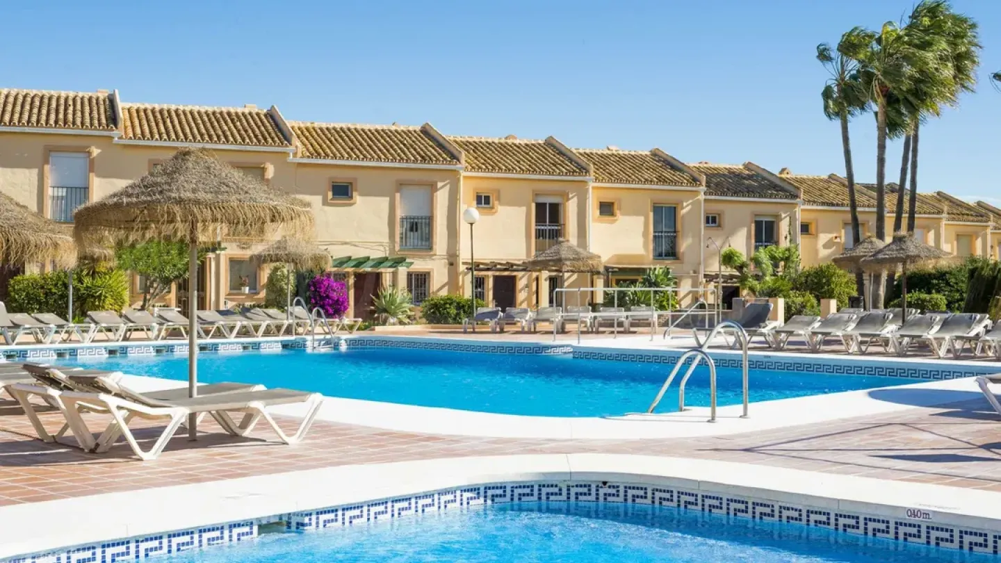 Spacious, Fully Furnished Coastal Home in Marina del Sol - Image 2