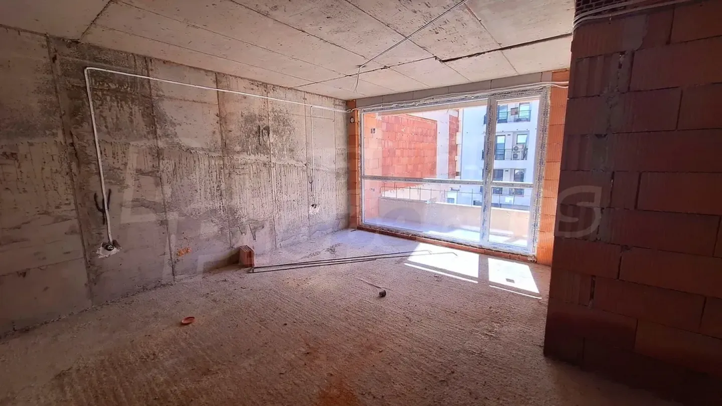 Spacious South-Facing 2-Bedroom Apartment in Varna's Vazrazhdane 1 - Image 3