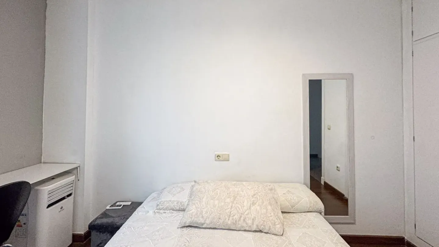 Spacious 5-Bedroom Triplex with Pool in Cabo de Gata, Almería - Image 2