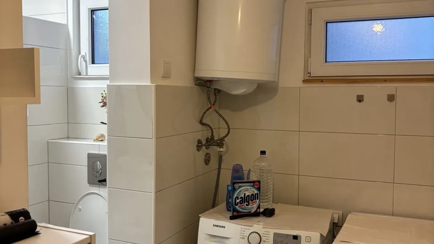 Spacious 3-Bedroom House for Rent on Banovo Brdo, Belgrade - Image 1