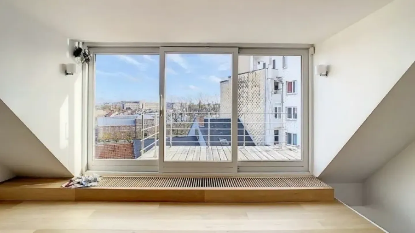 Exceptional Mansion with Royal Gardens – 5 Bedrooms – Brussels - Image 1