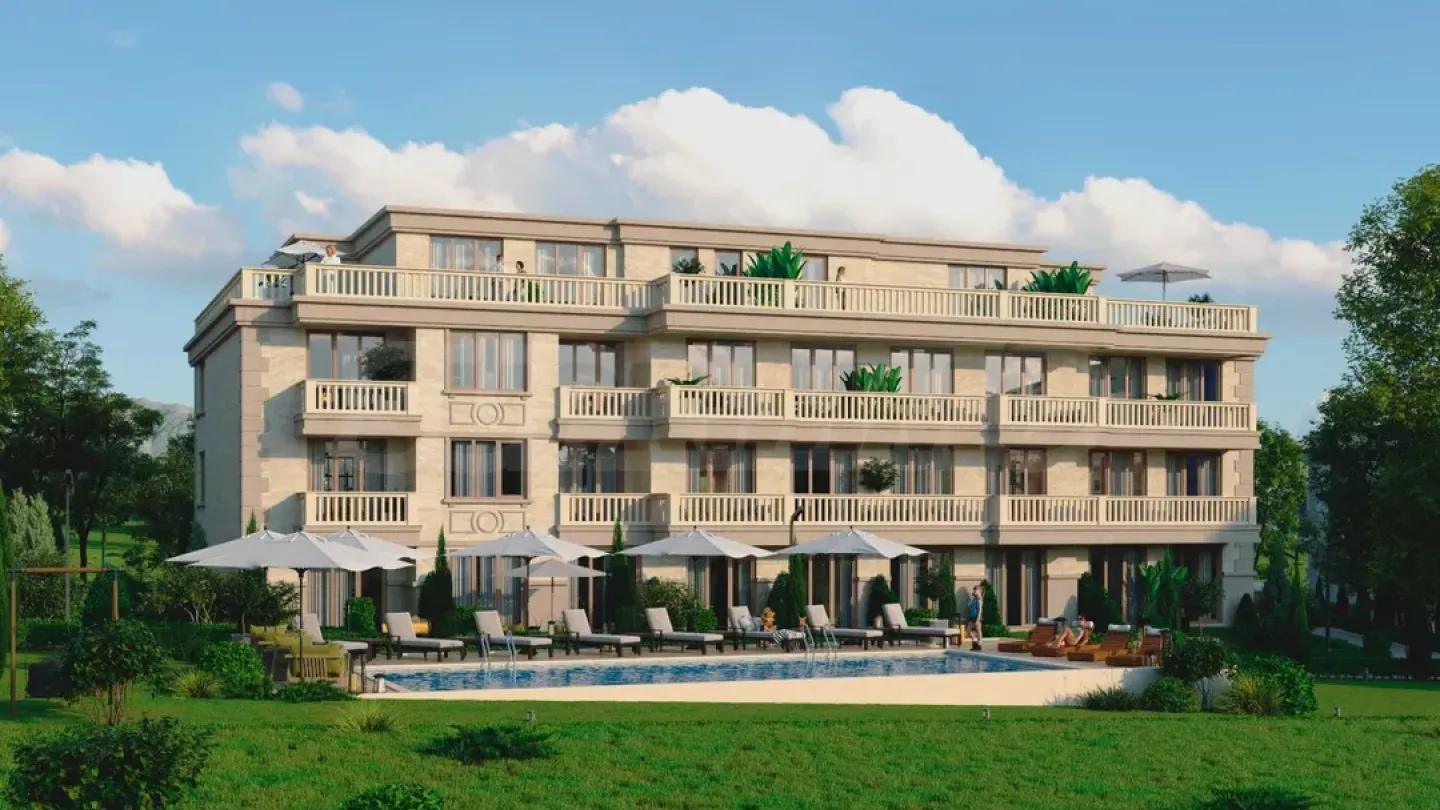 Sunny 2-Bedroom Apartment, Bankya, Pool Complex - Image 2