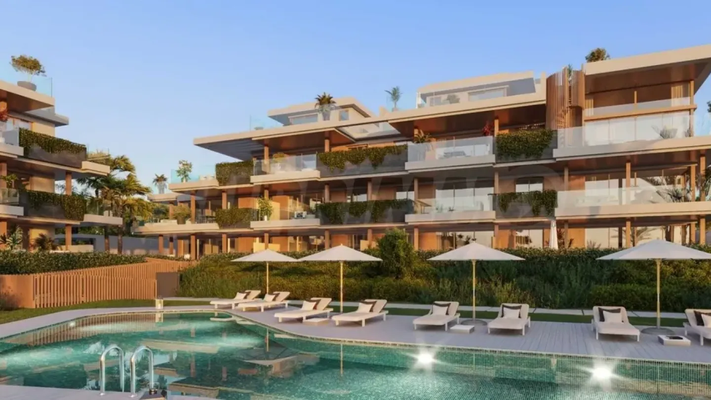 Luxury 3-Bedroom Apartment in Estepona, Spain - Image 2
