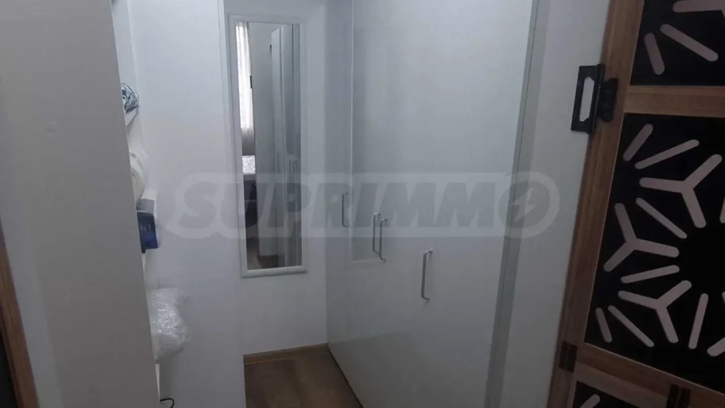 Stylish 2-Bedroom Apartment in Varna's Heart - Image 4