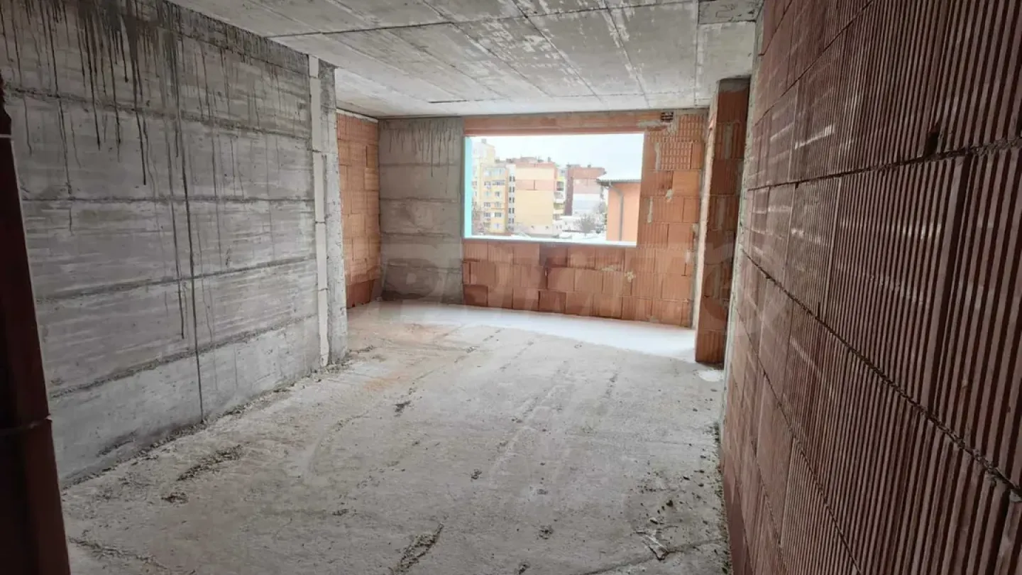 Spacious 3-Bedroom Apartment in Vidin New Build - Image 3