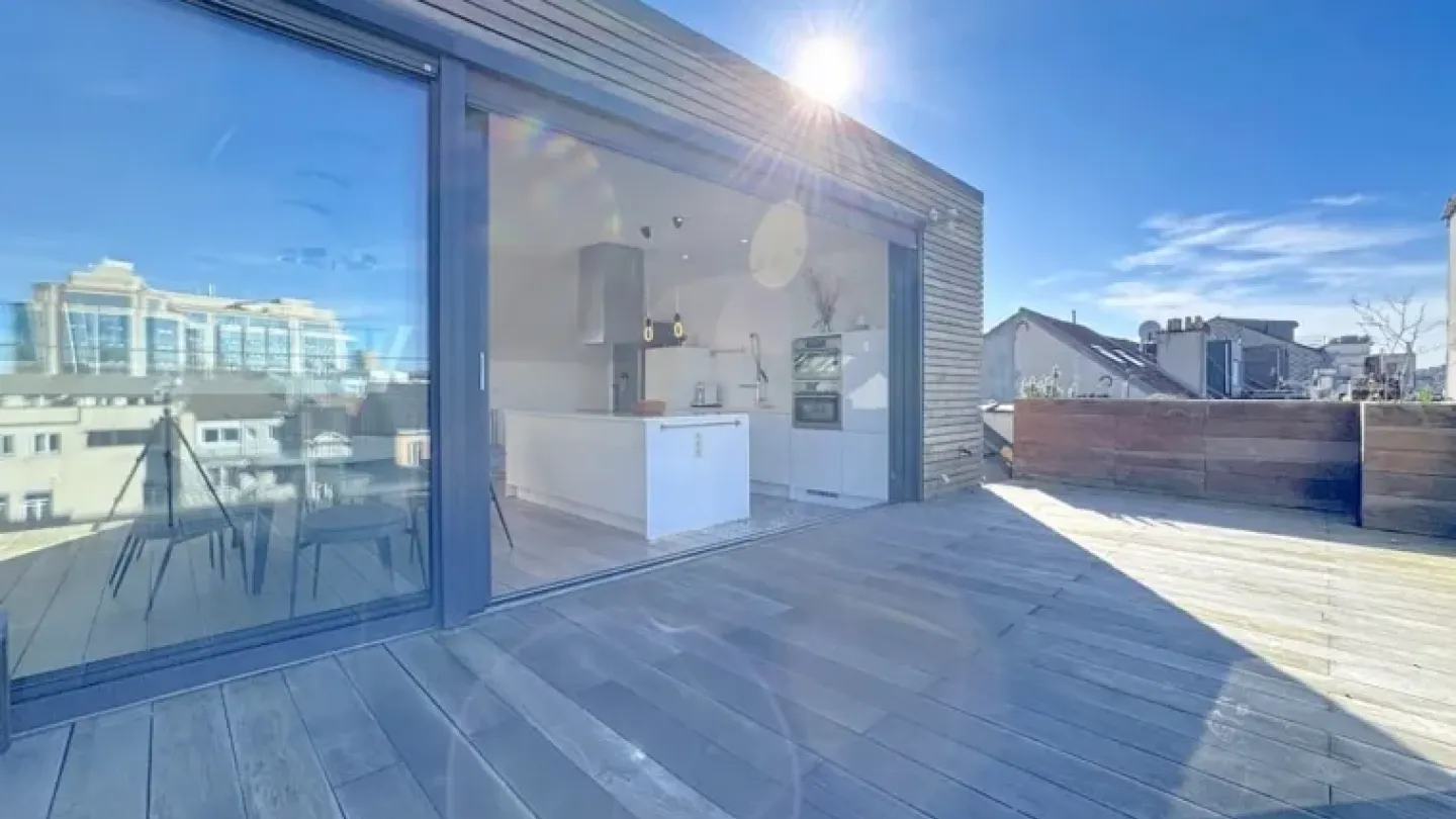 Spacious Duplex Penthouse with Terrace in Brussels Stéphanie - Image 4