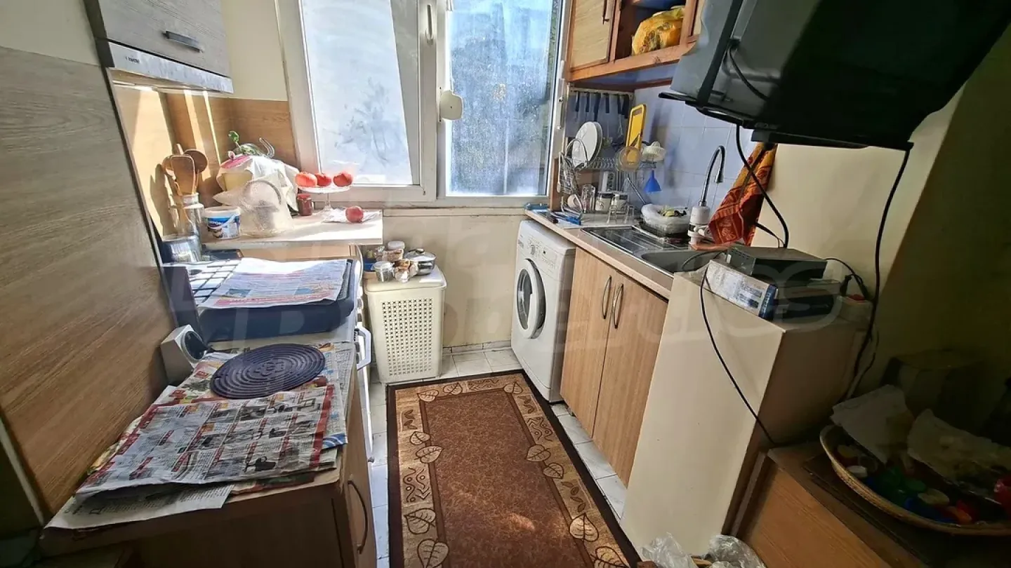 Spacious, Fully Furnished 2-Bedroom Apartment in Macdrive, Varna - Image 3