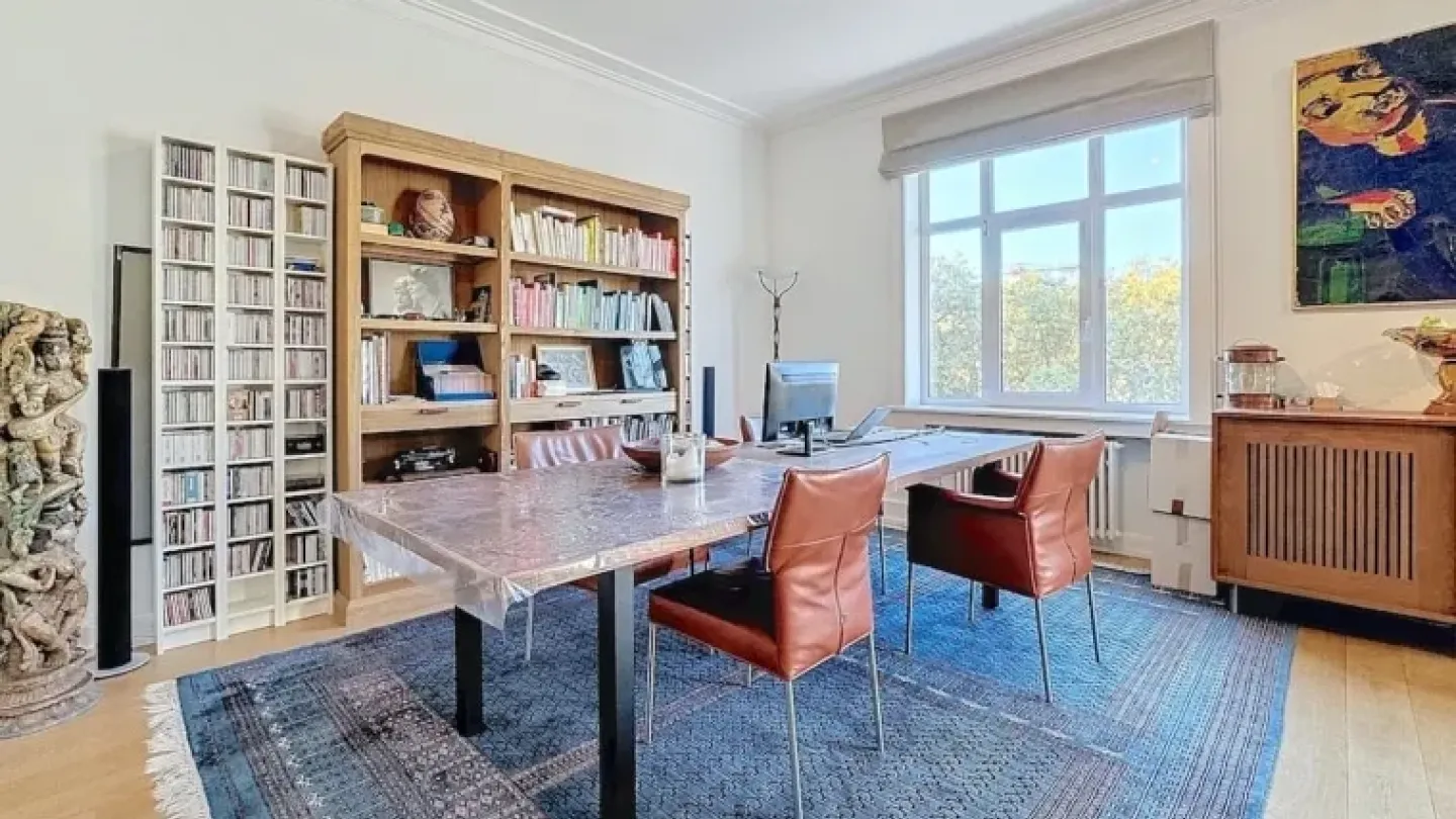 Spacious Brussels Apartment with Terrace – Place Stephanie - Image 2