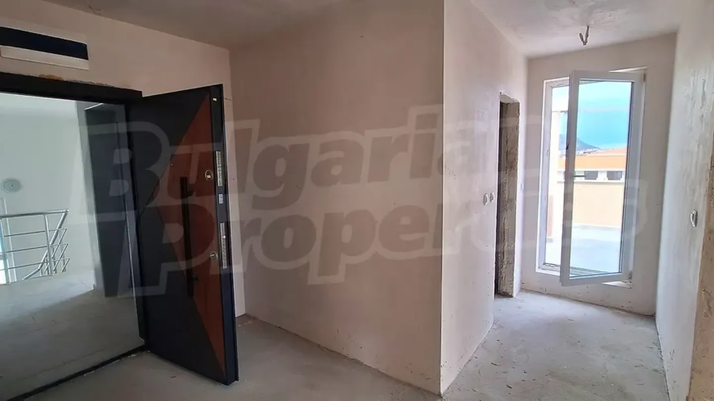 Spacious Plovdiv Apartment with Rooftop Terrace & Parking Space - Image 4