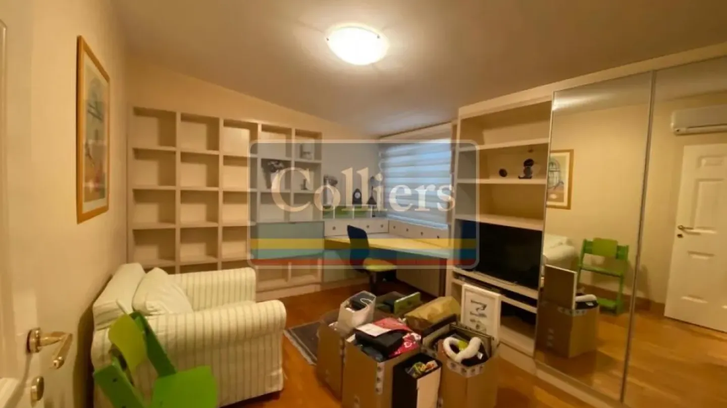 Luxury Two-Level Penthouse Apartment in Belgrade's Dorćol District - Image 3