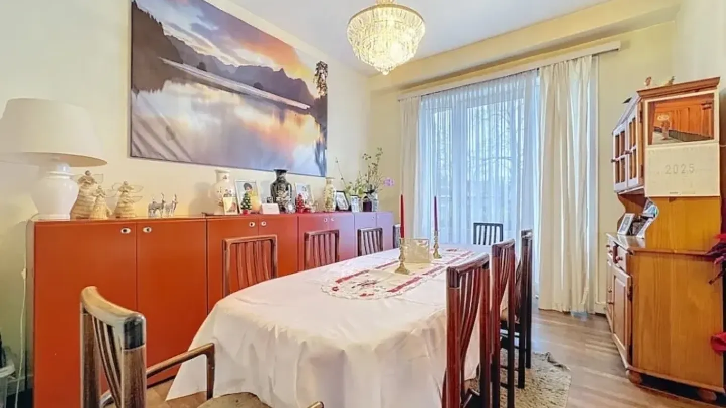 Spacious Brussels Apartment with Balcony – Ideal Location, 139m2 - Image 4