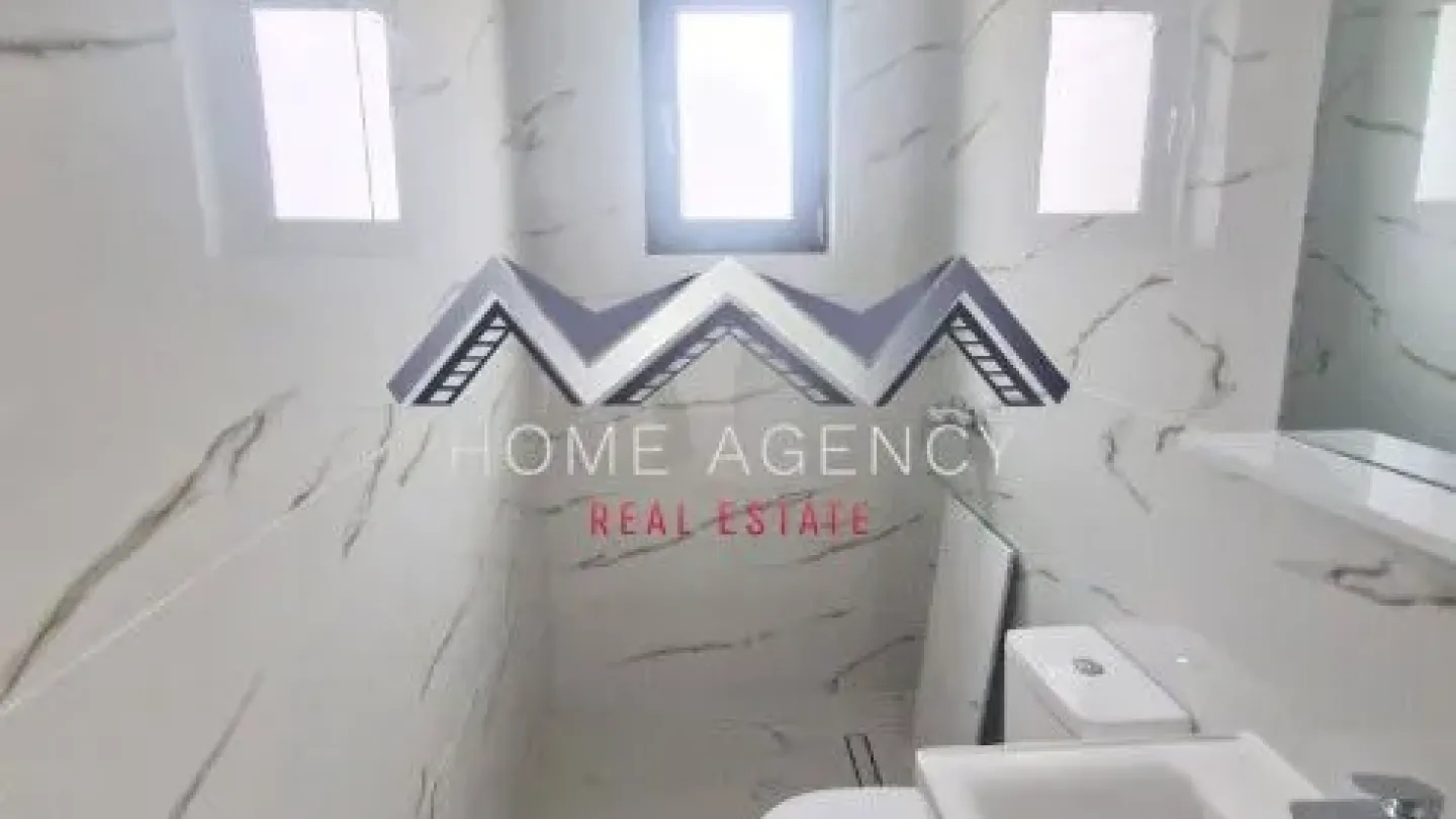 Spacious 3-Bedroom Apartment with Terrace in Central Otopeni - Image 5