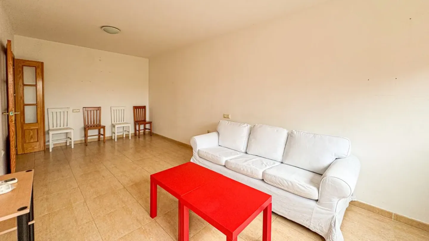 Spacious 2-Bedroom Apartment with Terrace and Garage in Huércal de Almería - Image 3