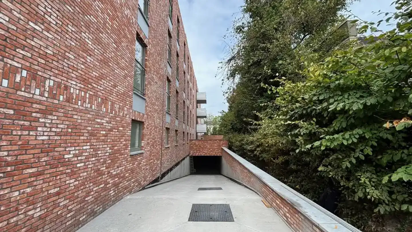 Spacious 3-Bedroom Apartment with Terrace in Mons – 7000 - Image 4