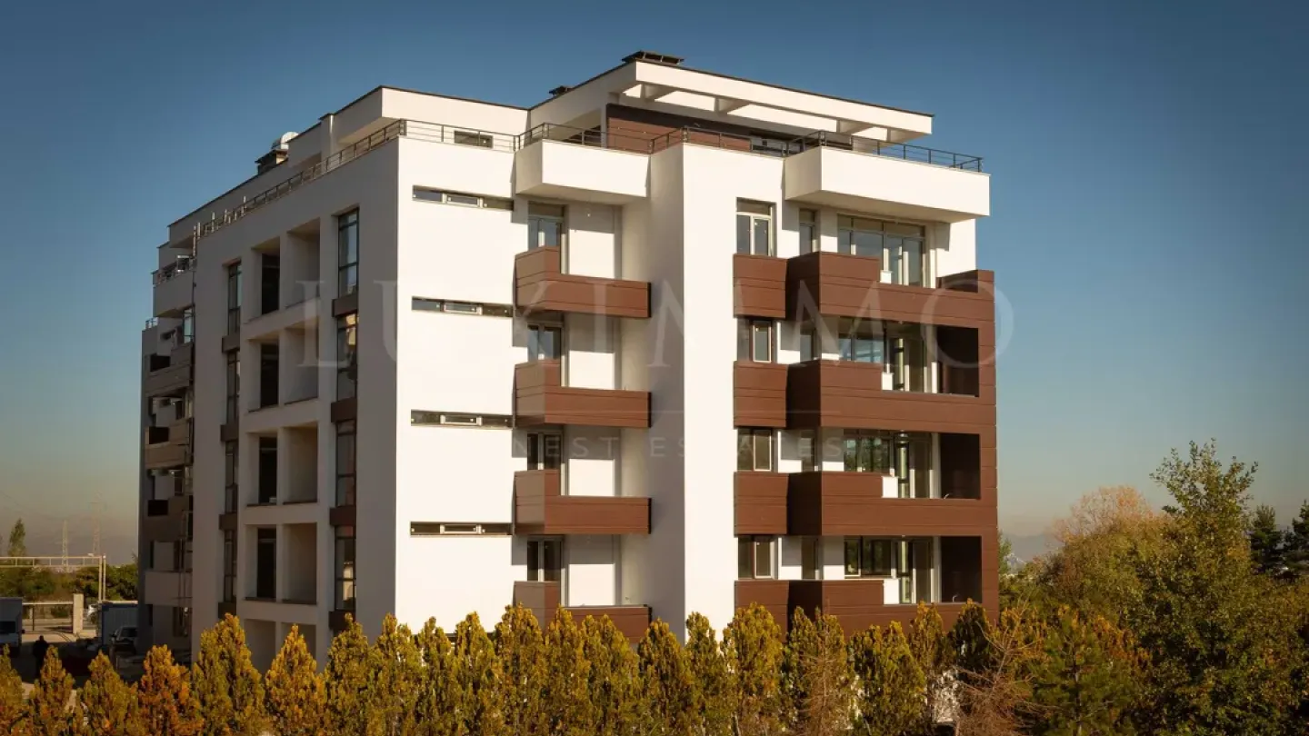 Spacious One-Bedroom Apartment Near Cable Car & Park - Image 2