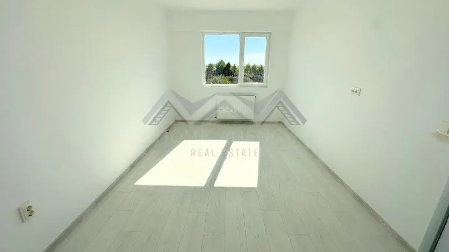 Spacious 3-Bedroom Apartment in Otopeni with Parking & VAT - Image 5