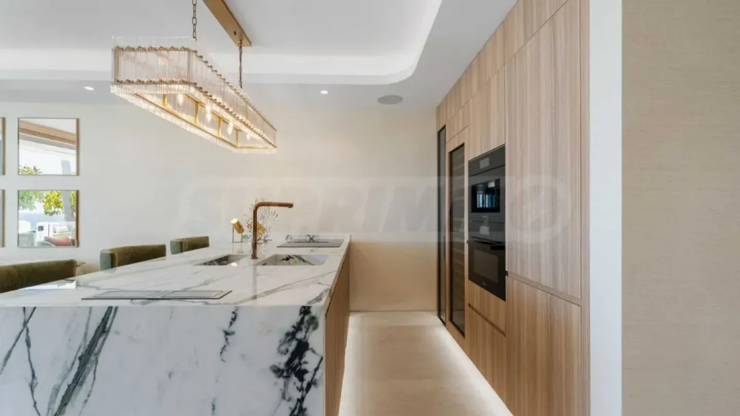 Marbella Beachfront Apartment – Luxury 3BR Home - Image 1